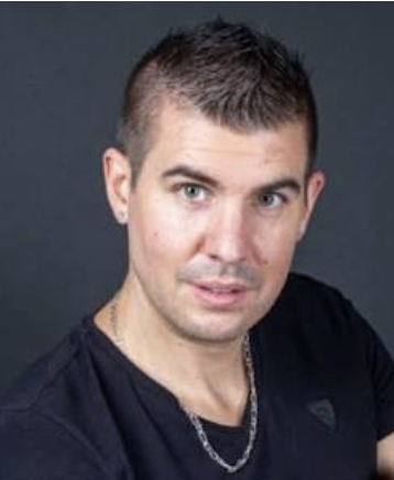 Julien R.